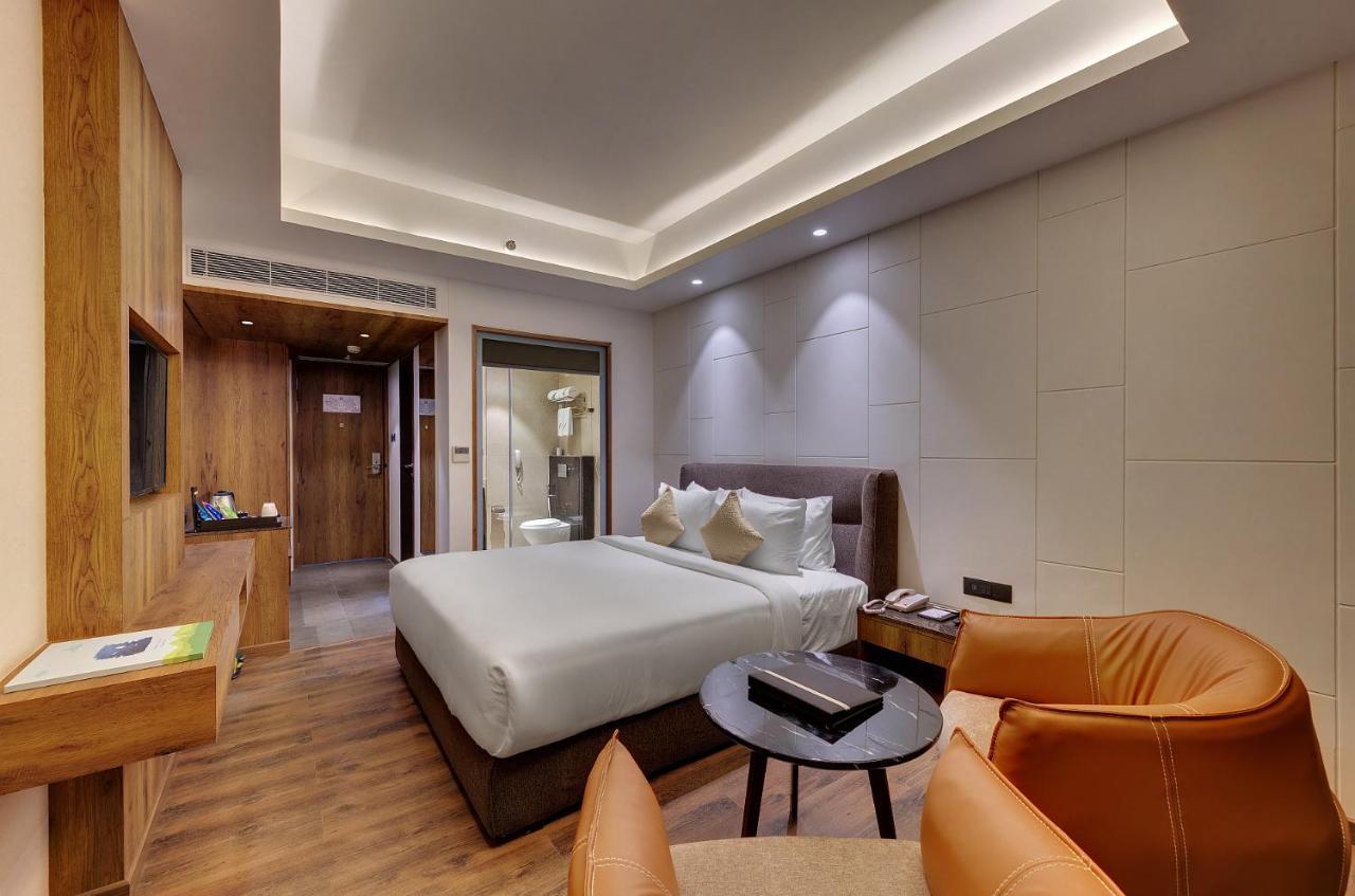 The Fern Royal Farm Resort, Anjar Exterior foto
