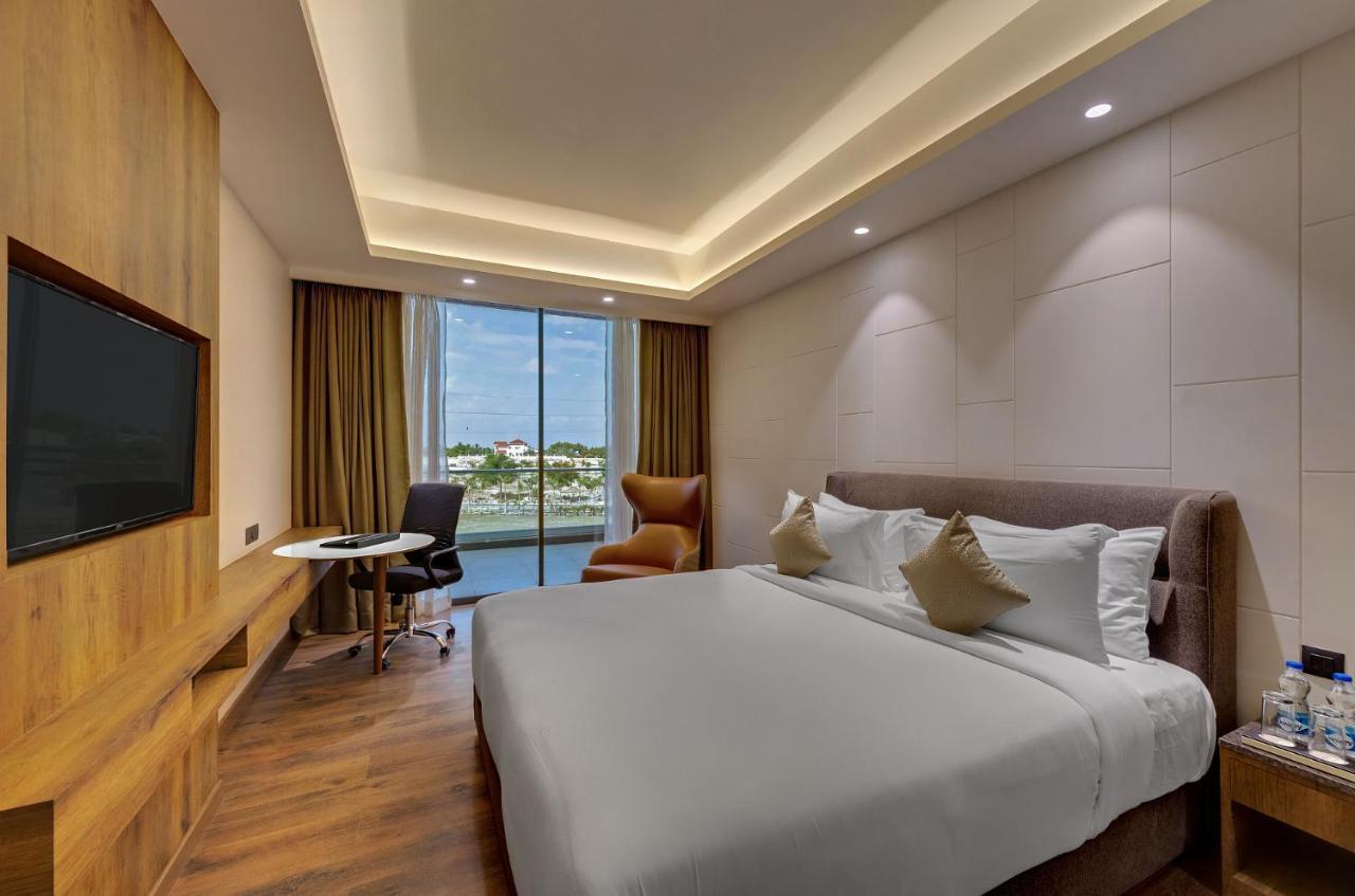 The Fern Royal Farm Resort, Anjar Exterior foto
