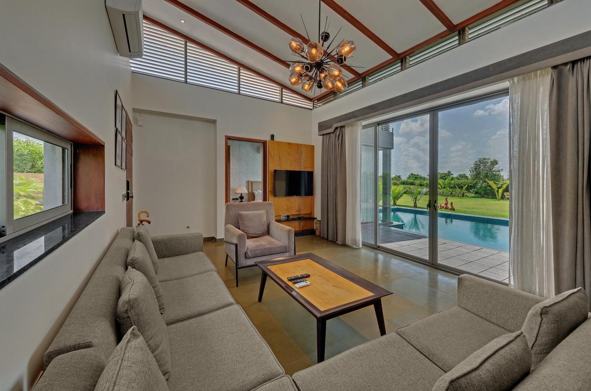 The Fern Royal Farm Resort, Anjar Exterior foto