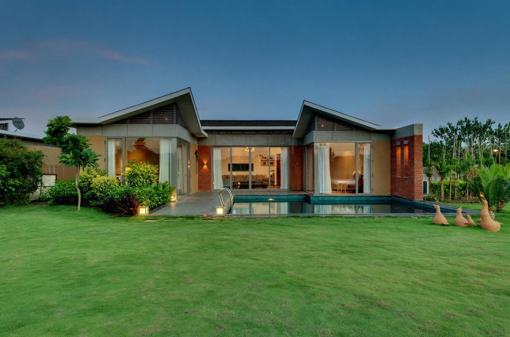 The Fern Royal Farm Resort, Anjar Exterior foto